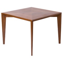 Mesa Escandinava Cuadrada de Marquetería de Cerezo con Patas Cónicas -  1960's