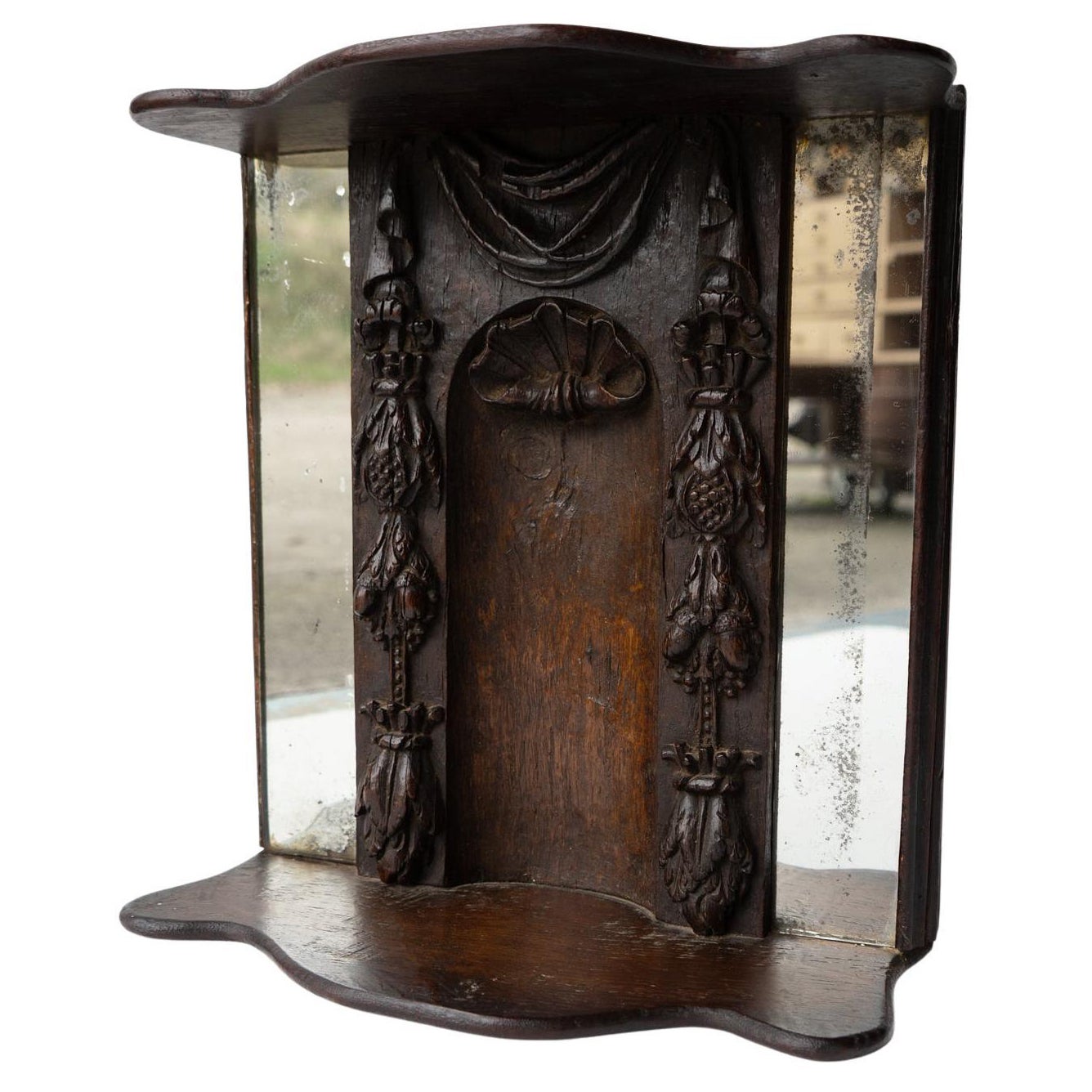 Antique Niche à panneau en chêne sculpté, étagère murale à miroir, 17e siècle en vente