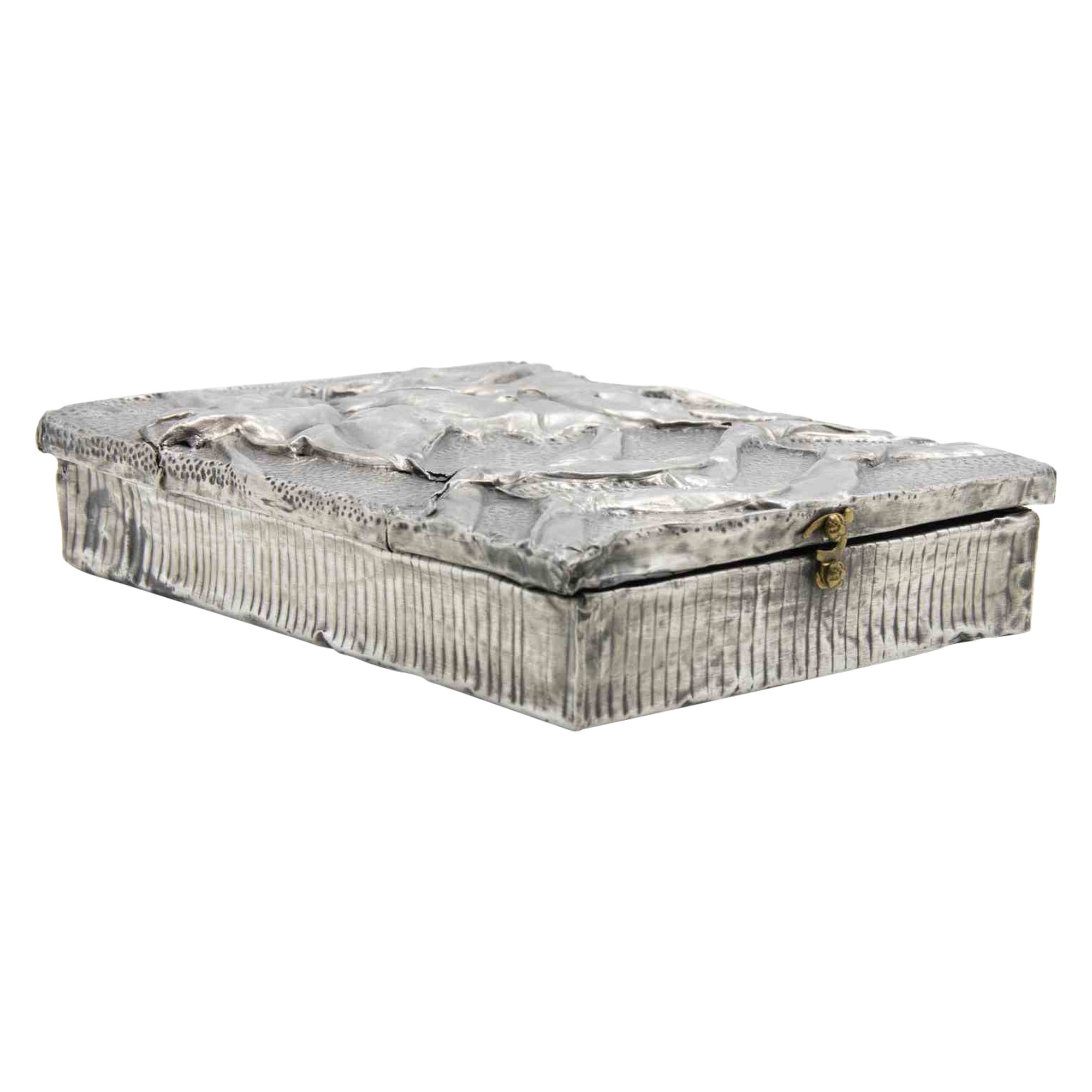 Caja rectangular de estaño, Italia, principios del siglo XX