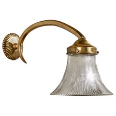 Italienische Designerin, Wandleuchte, Messing, Glas, Italien, 1930er Jahre