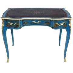 Seltener blauer Lackschreibtisch im Louis XV-Stil mit vergoldetem Chinoiserie-Dekor:: um 1900
