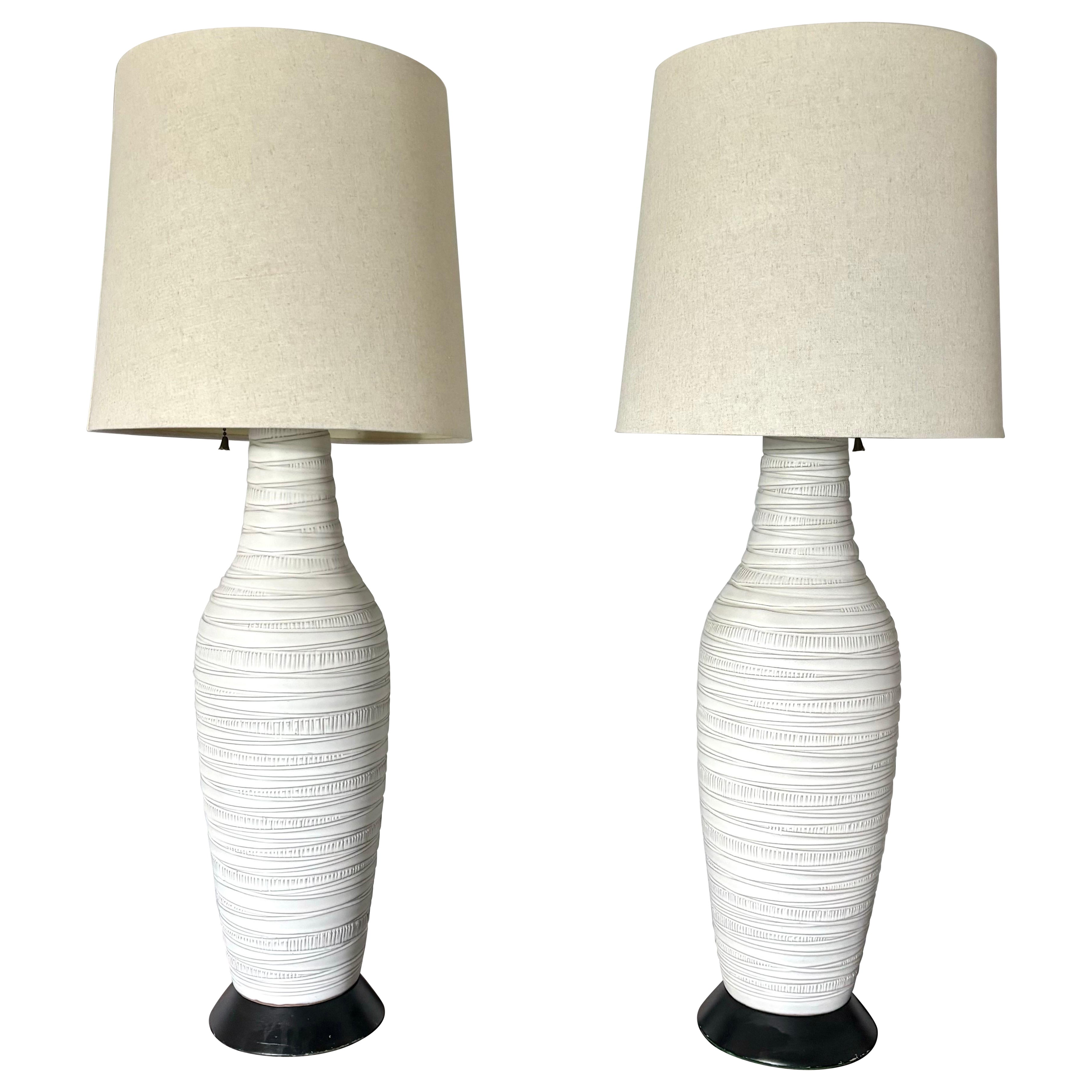 Lee Rosen per Design Technics Lampade da tavolo in ceramica artistica naturale incisa, anni '60 in vendita