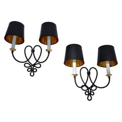 Coppia, Rene Prou francese, 2 luci, ferro battuto e ottone, applique da parete finitura nera