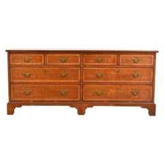 Henredon Georgian Banded Mahogany Eight-Drawer Double Dresser