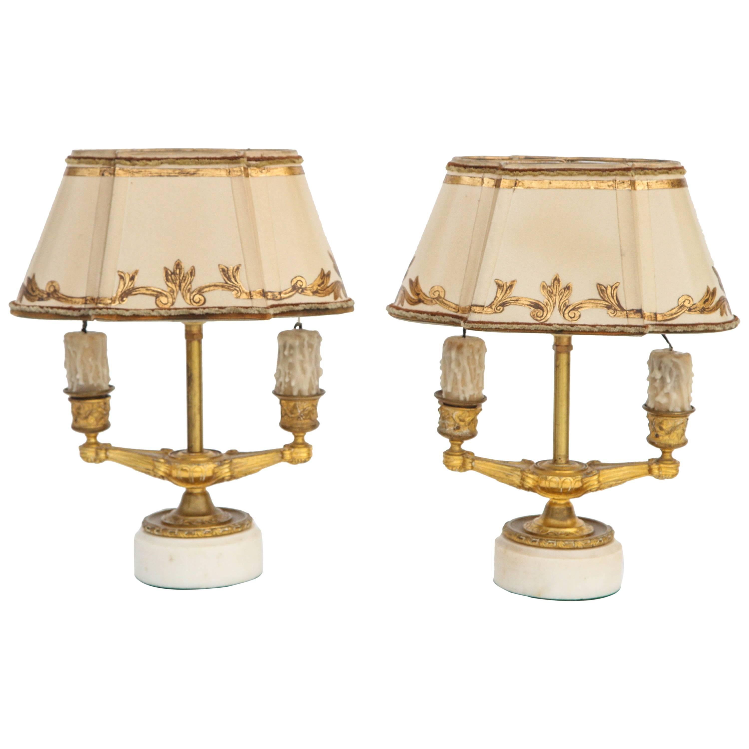Paar französische Dor-Bronze-Kerzenlampen aus dem 19. Jahrhundert