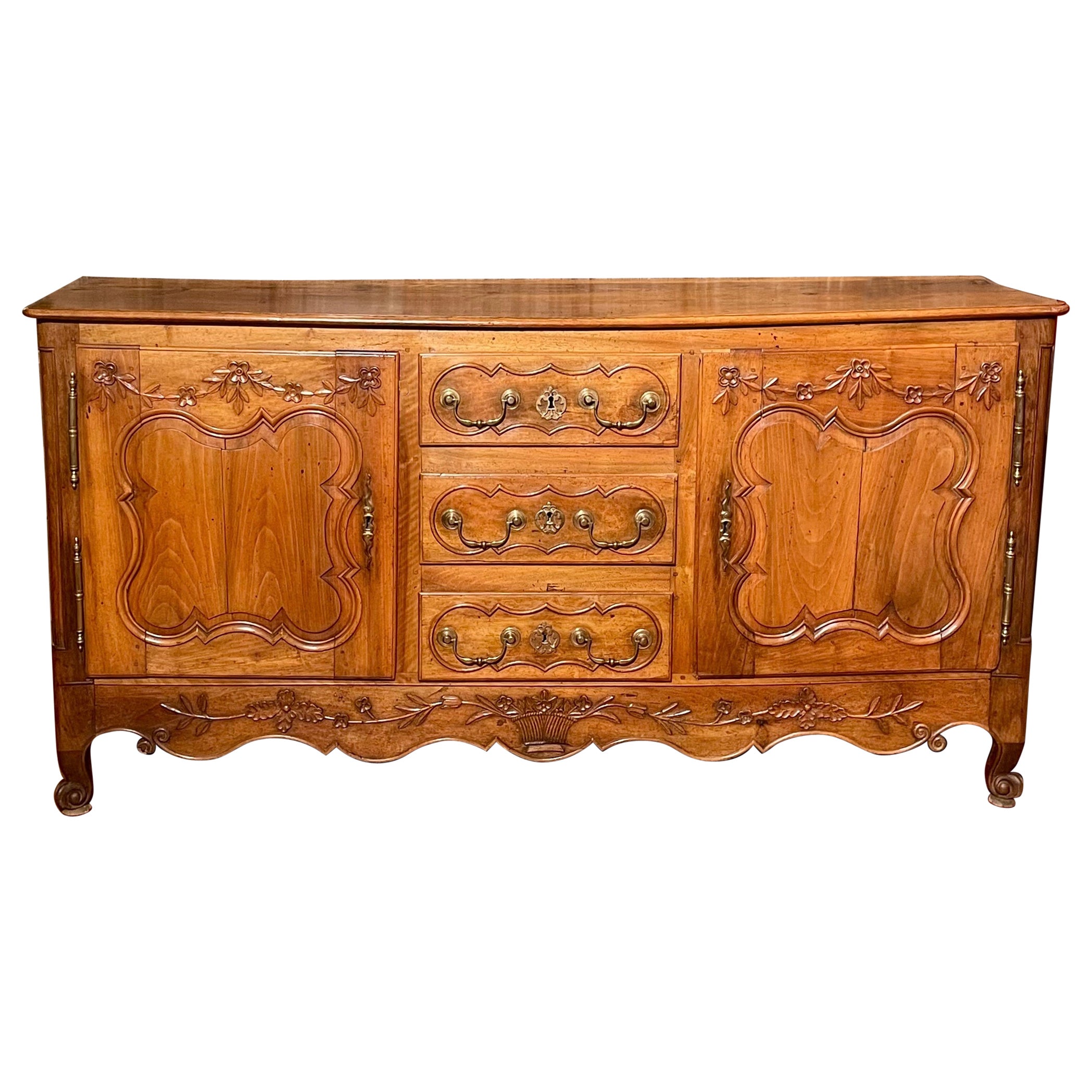 Antikes französisches geschnitztes Obstholz-Sideboard aus dem 19. Jahrhundert, um 1870-1880.