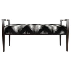 Emma Bench, COM