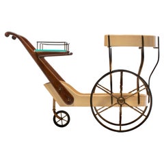 Carrello da bar in pelle di capra avorio di Aldo Tura del 1965, metà del secolo scorso.