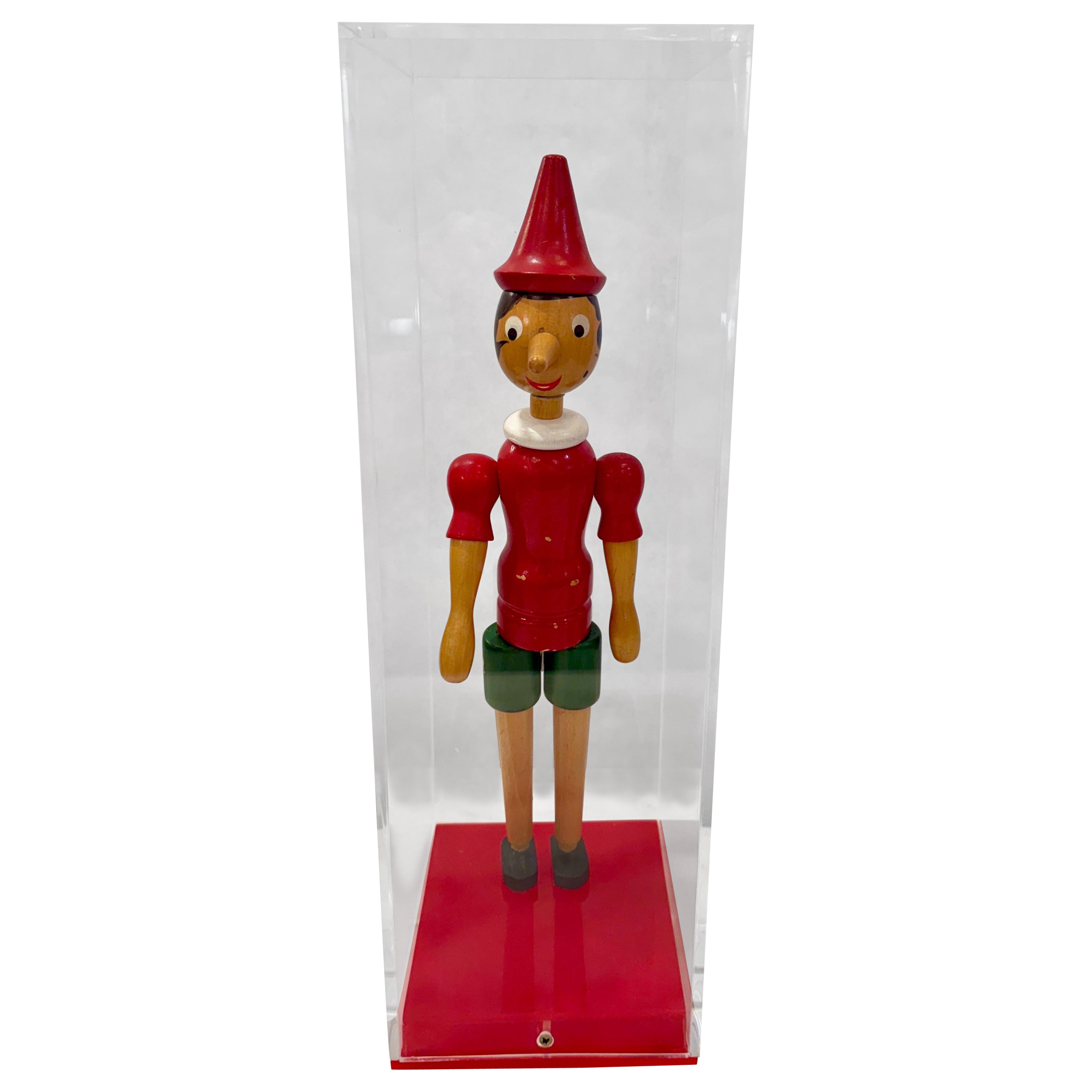 Antikes italienisches Pinocchio-Spielzeug aus Holz in maßgefertigter Lucite-Vitrinenschachtel