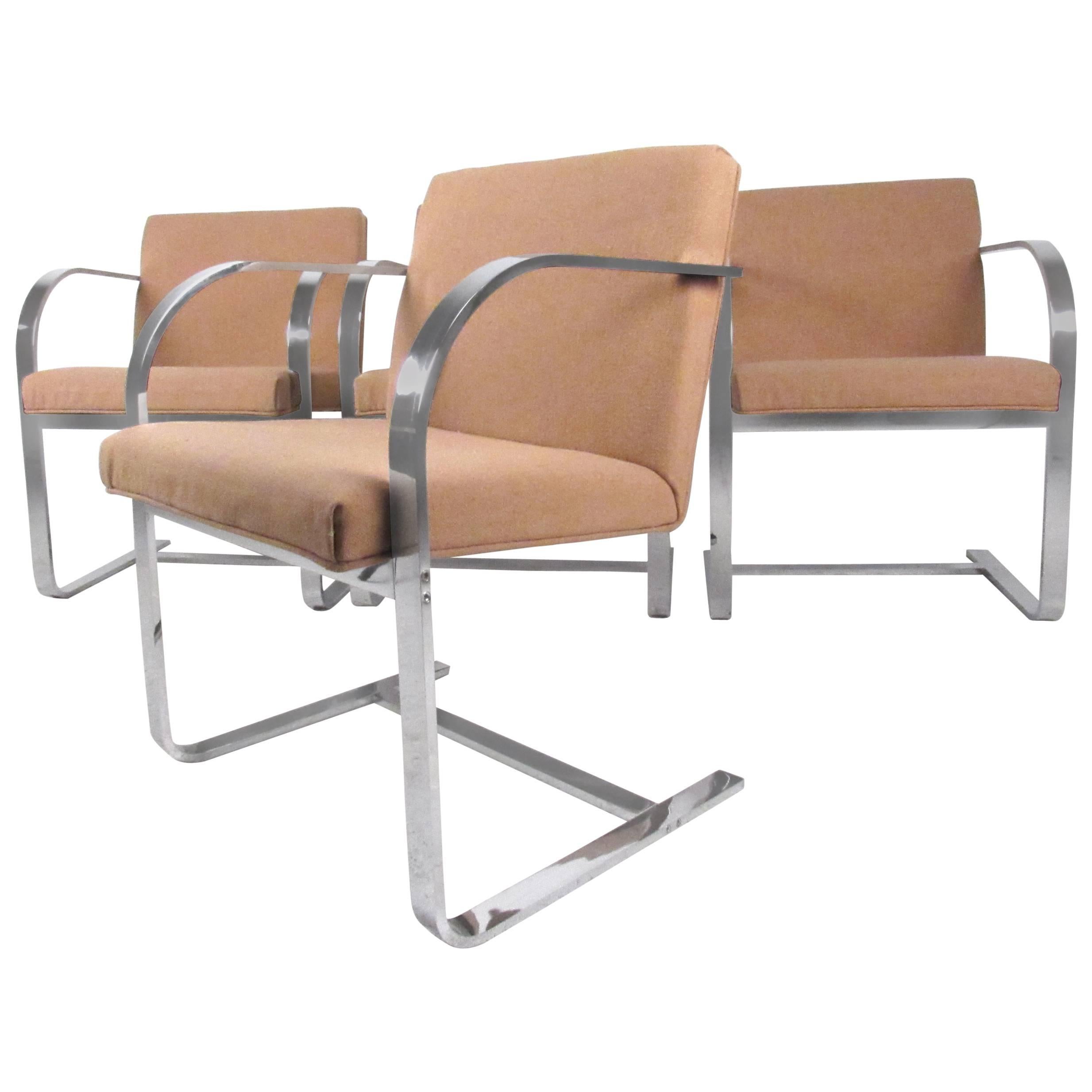 Ensemble de chaises de salle à manger Mies van der Rohe du milieu du siècle par Thonet en vente