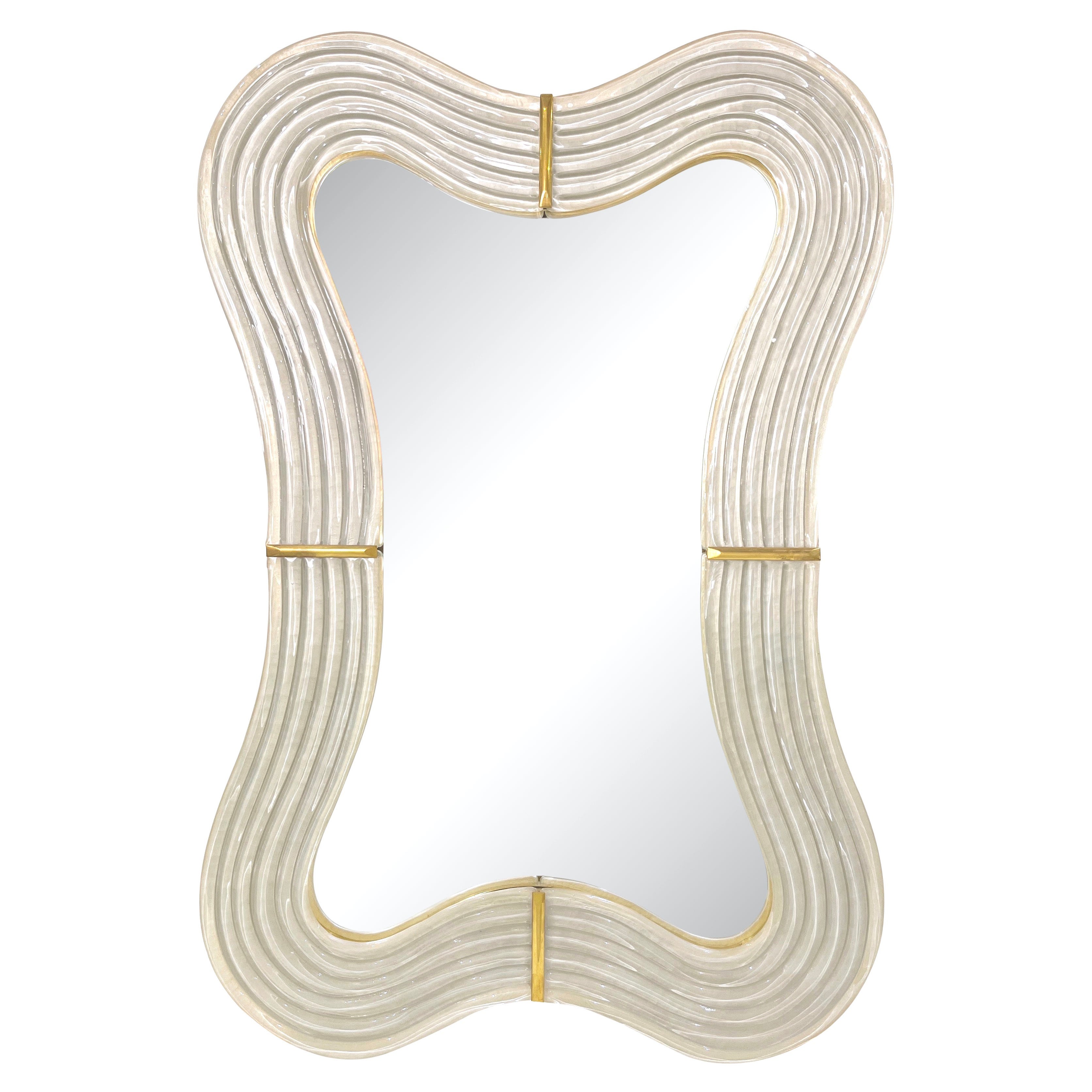 Espejo Curvo Contemporáneo Italiano Perla Blanco Crema Cristal Murano Latón Retroiluminado