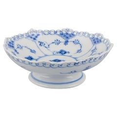 Dentelle pleine cannelée bleue de Royal Copenhagen, centre de table bas.