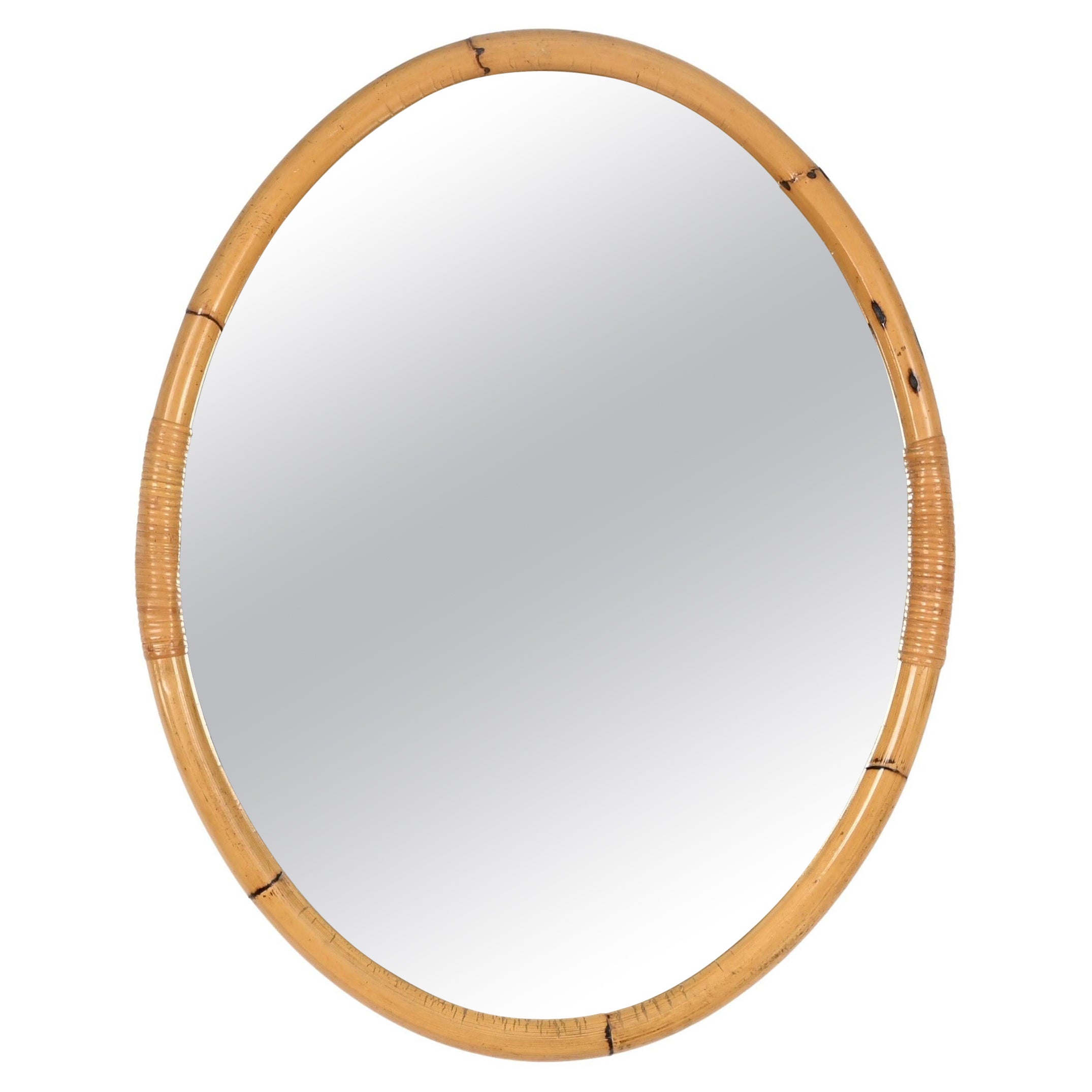 Grand miroir ovale italien du milieu du siècle dernier, incurvé en bambou, rotin et osier, 1970