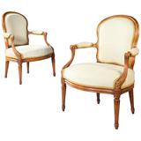 Coppia di Fauteuil di transizione Luigi XV con timbro N S Courtois