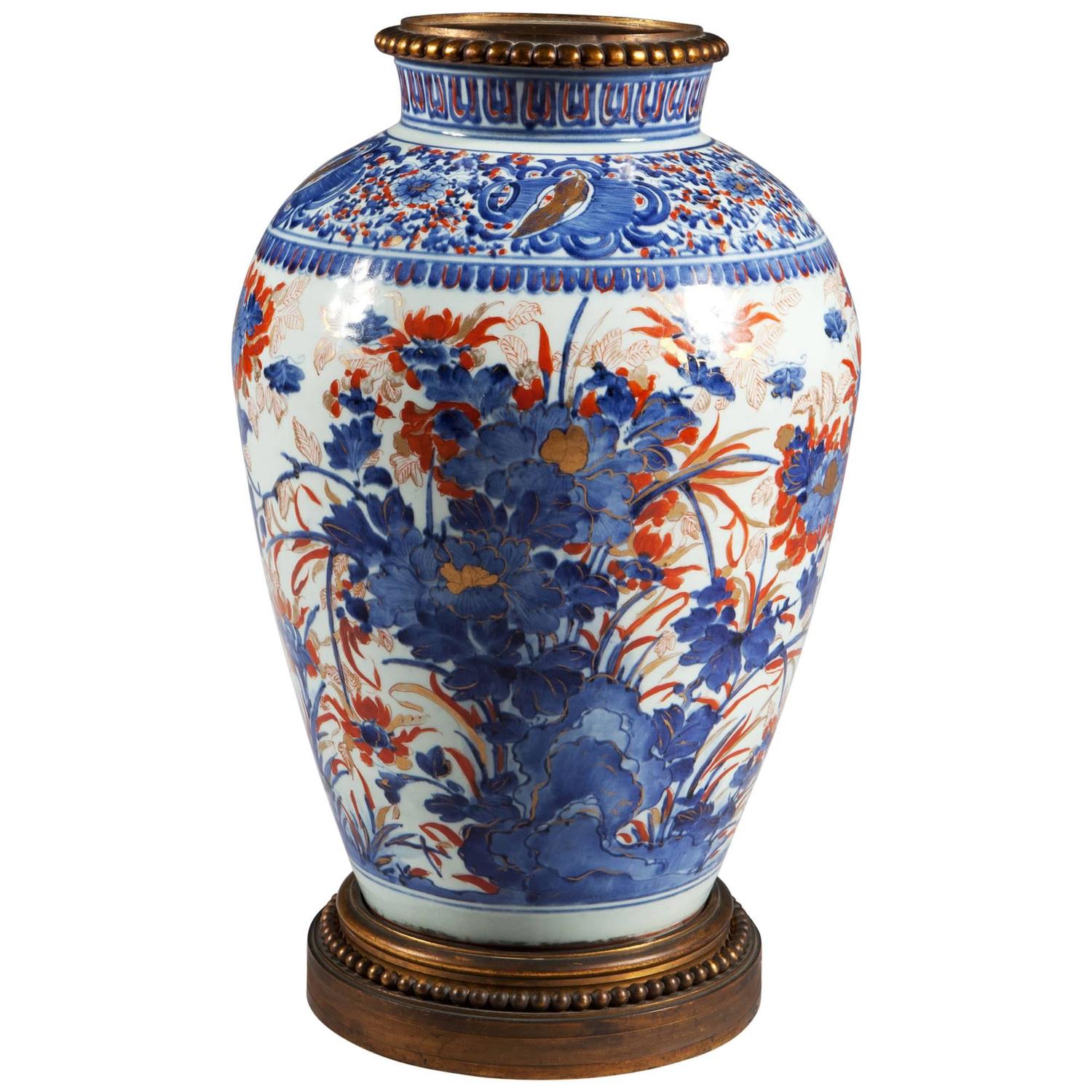 Qianlong Chinese Imari Porcelain Vase, circa 1760 For Sale at 1stdibs