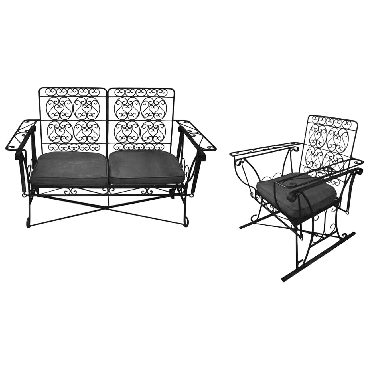 Ensemble de chaise à bascule et de patio d'extérieur en fer forgé avec bras à volutes