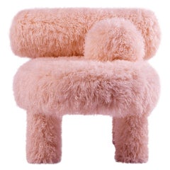 Poltroncina moderna Gropius CS1 Fluffy in ecopelliccia rosa azur premium di NOOM