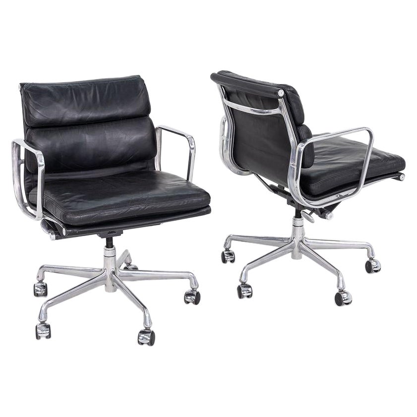 1990s Herman Miller Eames Soft Pad Management Desk Chair in Black Leather