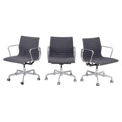 2009 Herman Miller Eames Aluminum Management Desk Chair in Grey Maharam Fabric