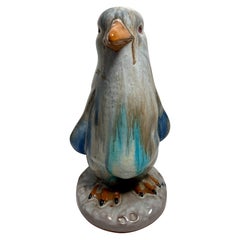 Gran Escultura Figurativa de Cerámica Japonesa Pingüino