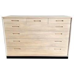 Commode en chêne cérusé Edward Wormley pour Dunbar, années 1950 États-Unis
