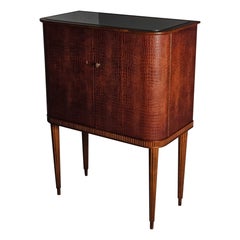 Mueble bar moderno escandinavo de caoba y cuero, Suecia, años 50