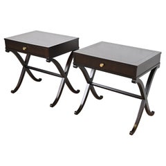 Barbara Barry para Baker Furniture Mesillas de noche de caoba oscura Modern Regency