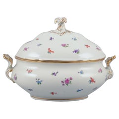 Meissen, Germania, grande zuppiera con coperchio in porcellana. Ca 1920