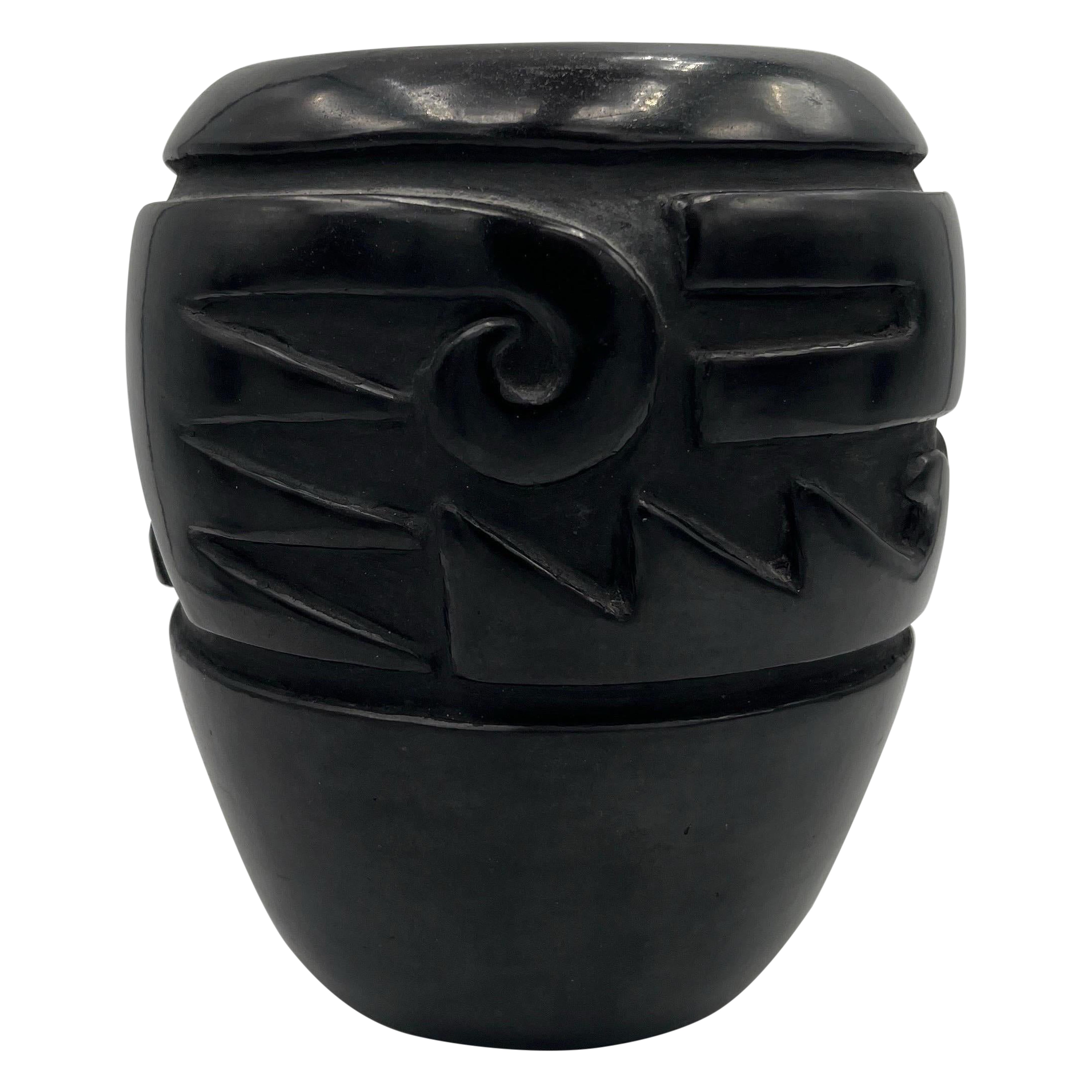 Margaret Tafoya Vase en poterie Blackware sculpté par les Amérindiens de Santa Clara