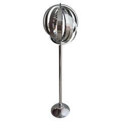 Lampada da terra Moon in metallo cromato di Henri Mathieu, Francia, anni 70