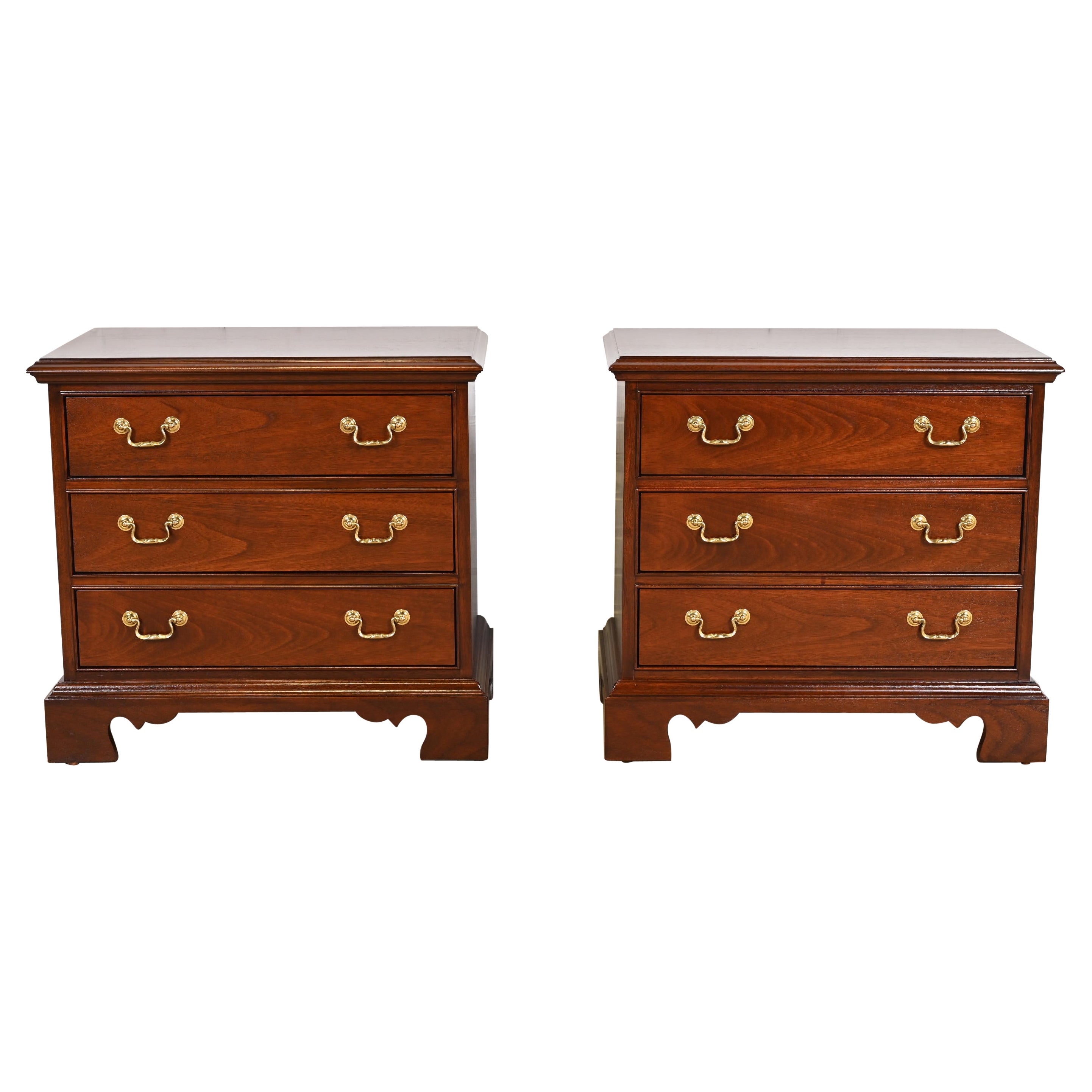 Thomasville Georgian Mahogany Three-Drawer Bedside Chests, Newly Refinished