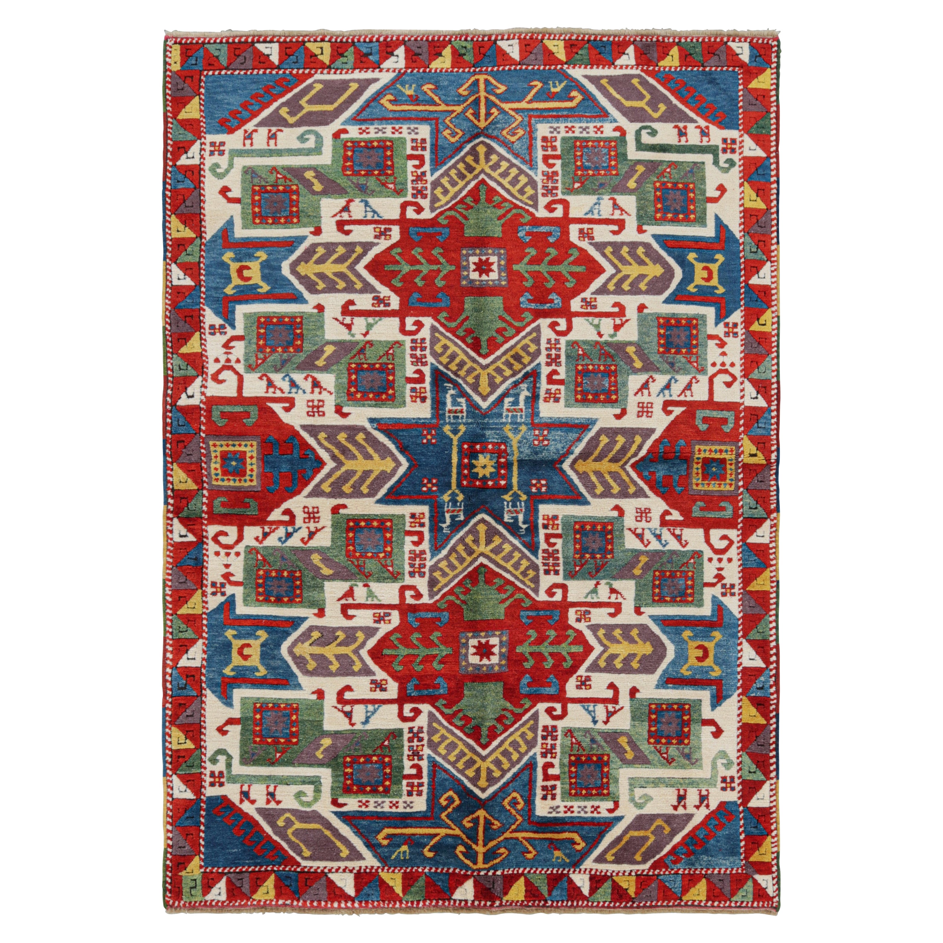 Tapis tribal turc vintage rouge et bleu avec médaillons par Rug & Kilim