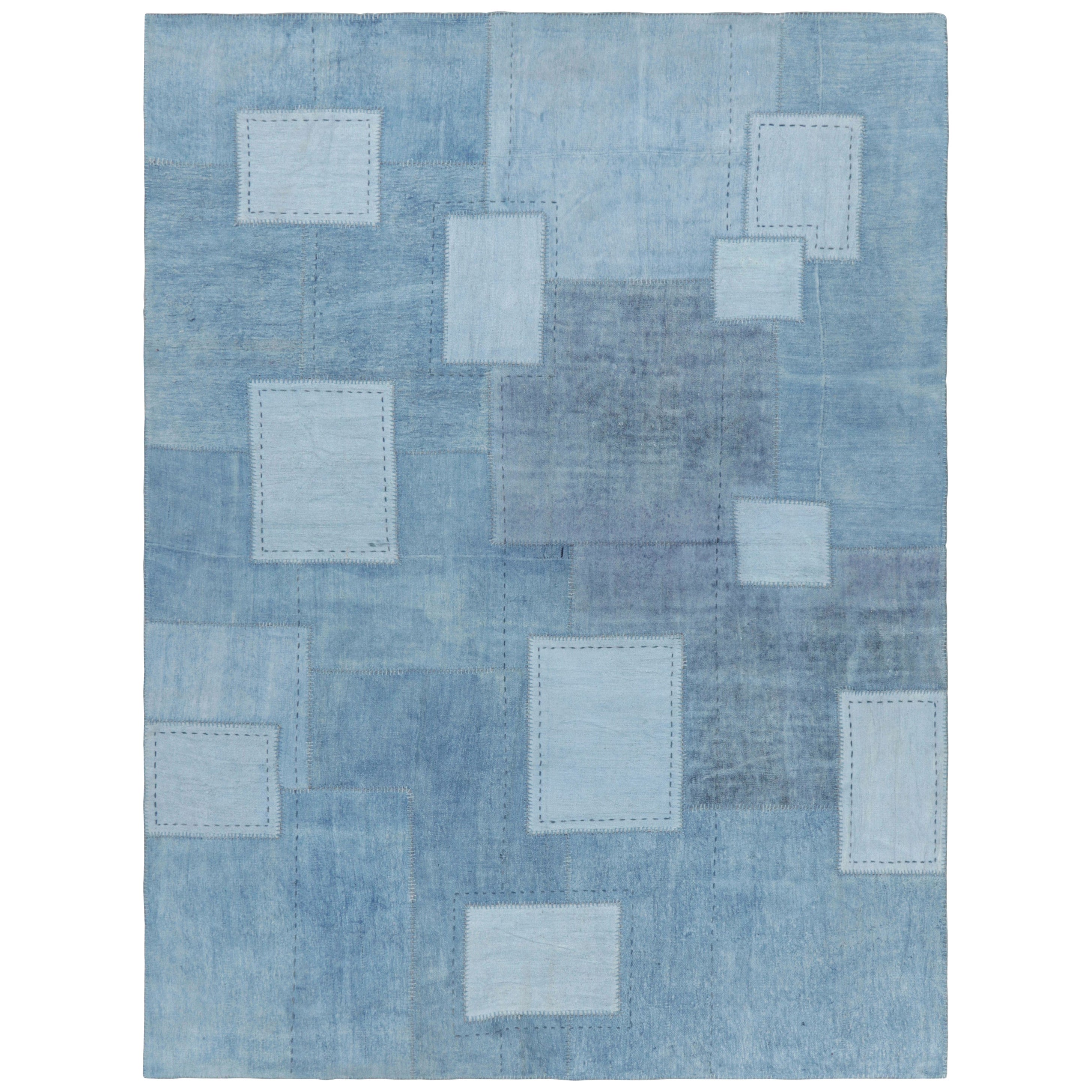 Rug & Kilim's Modern Patchwork Kilim in Hellblau Geometrische Muster