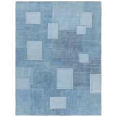 Kilim patchwork moderno de Rug & Kilim con motivos geométricos en azul claro