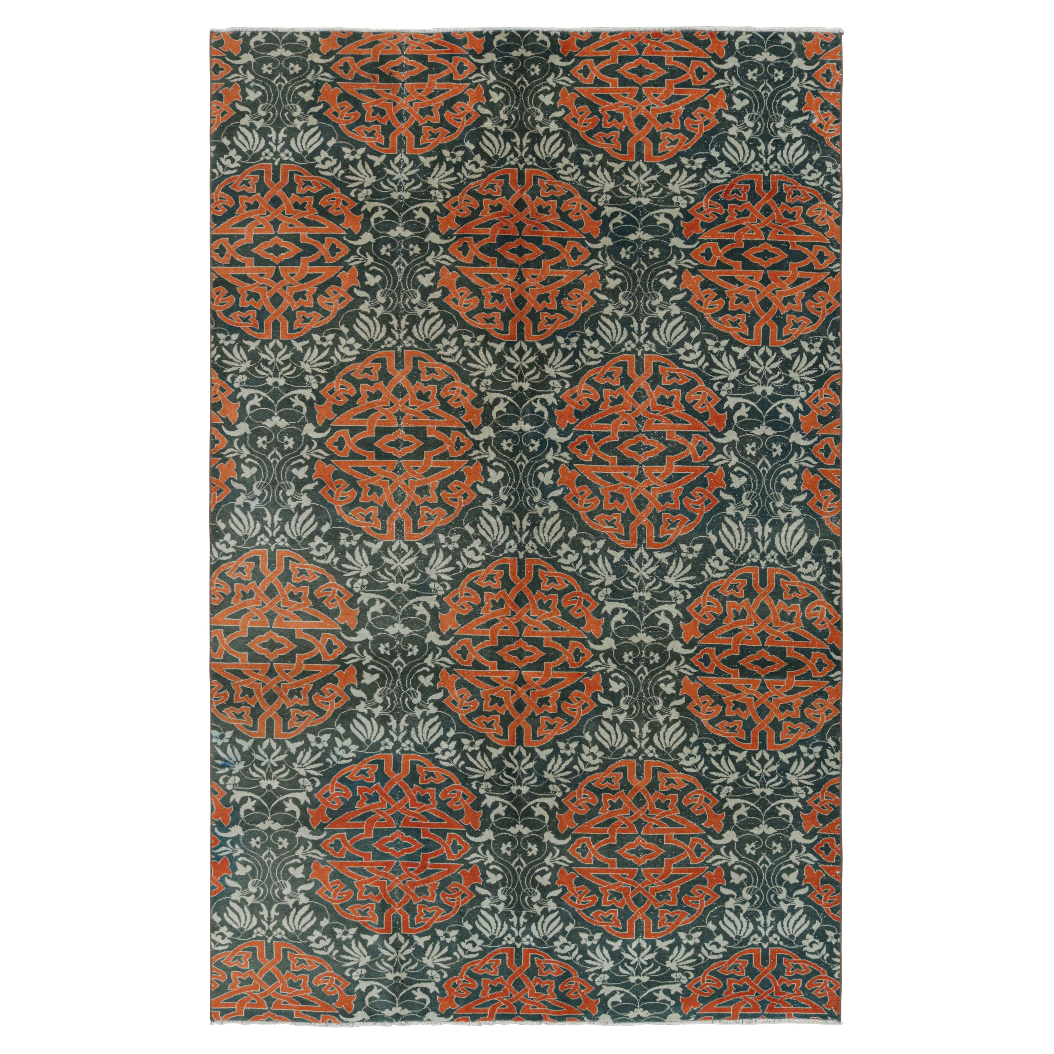 Tappeto vintage Hereke in verde acqua con medaglioni arabescati arancioni  Rug & Kilim
