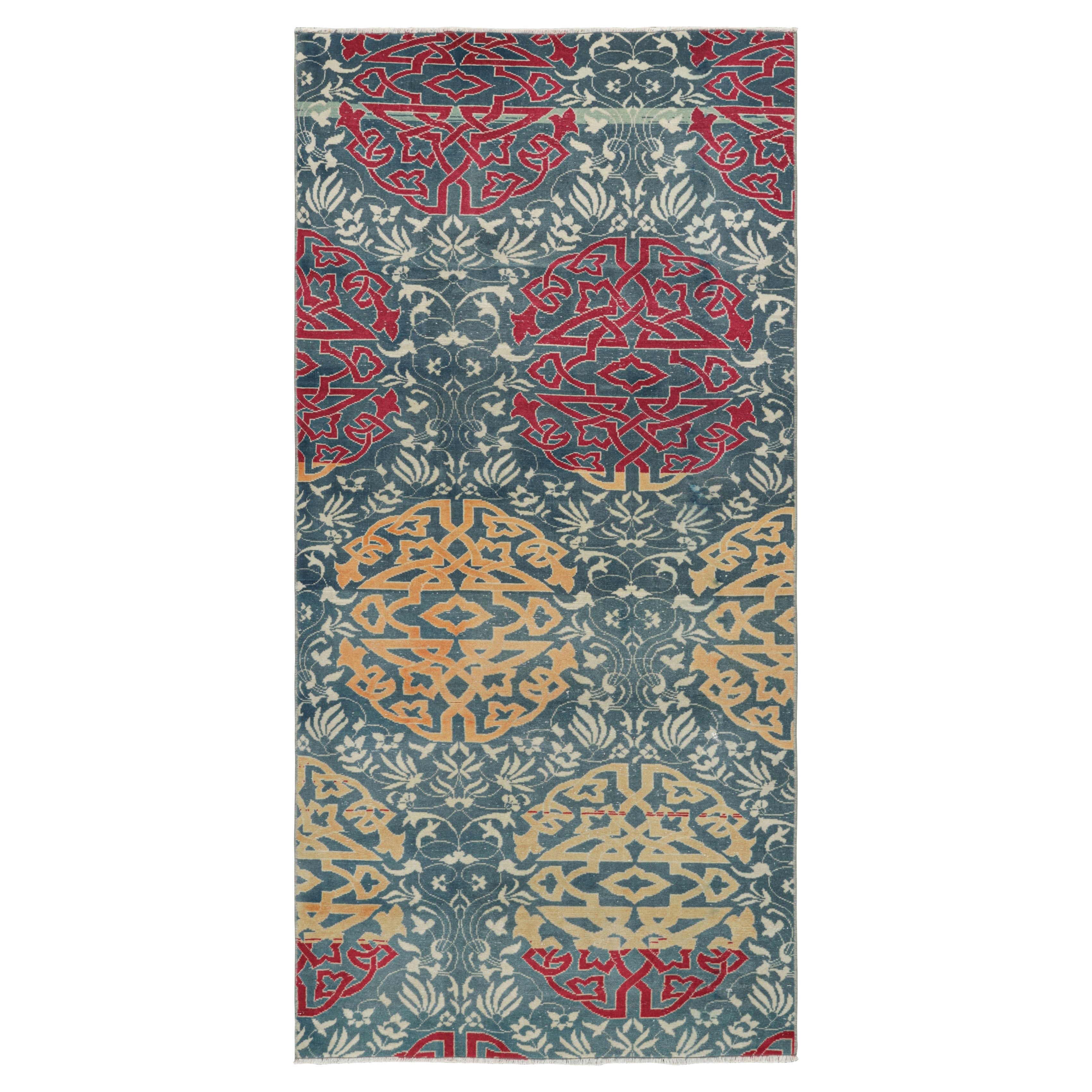 Tappeto vintage Hereke Runner in blu acqua con medaglioni arabescati  Rug & Kilim