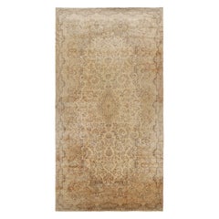 Übergroßer antiker Kerman-Perserteppich in Beige mit Blumenmuster  Rug & Kilim