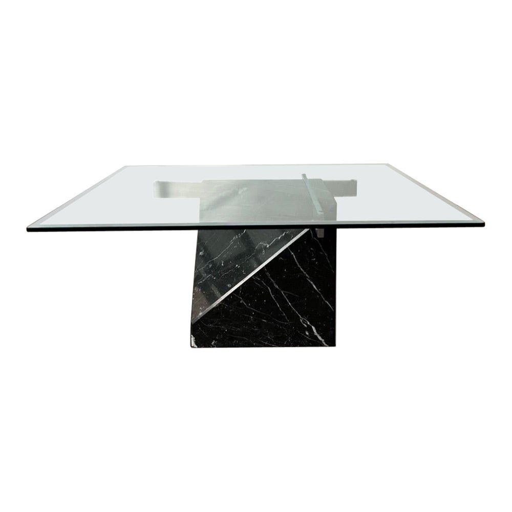 Mesa de centro de mármol negro diseñada por Artedi, años 80 Italia