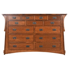 Kommode mit dreizehn Schubladen im Stickley-Stil aus Eiche im Arts and Crafts-Stil, neu lackiert