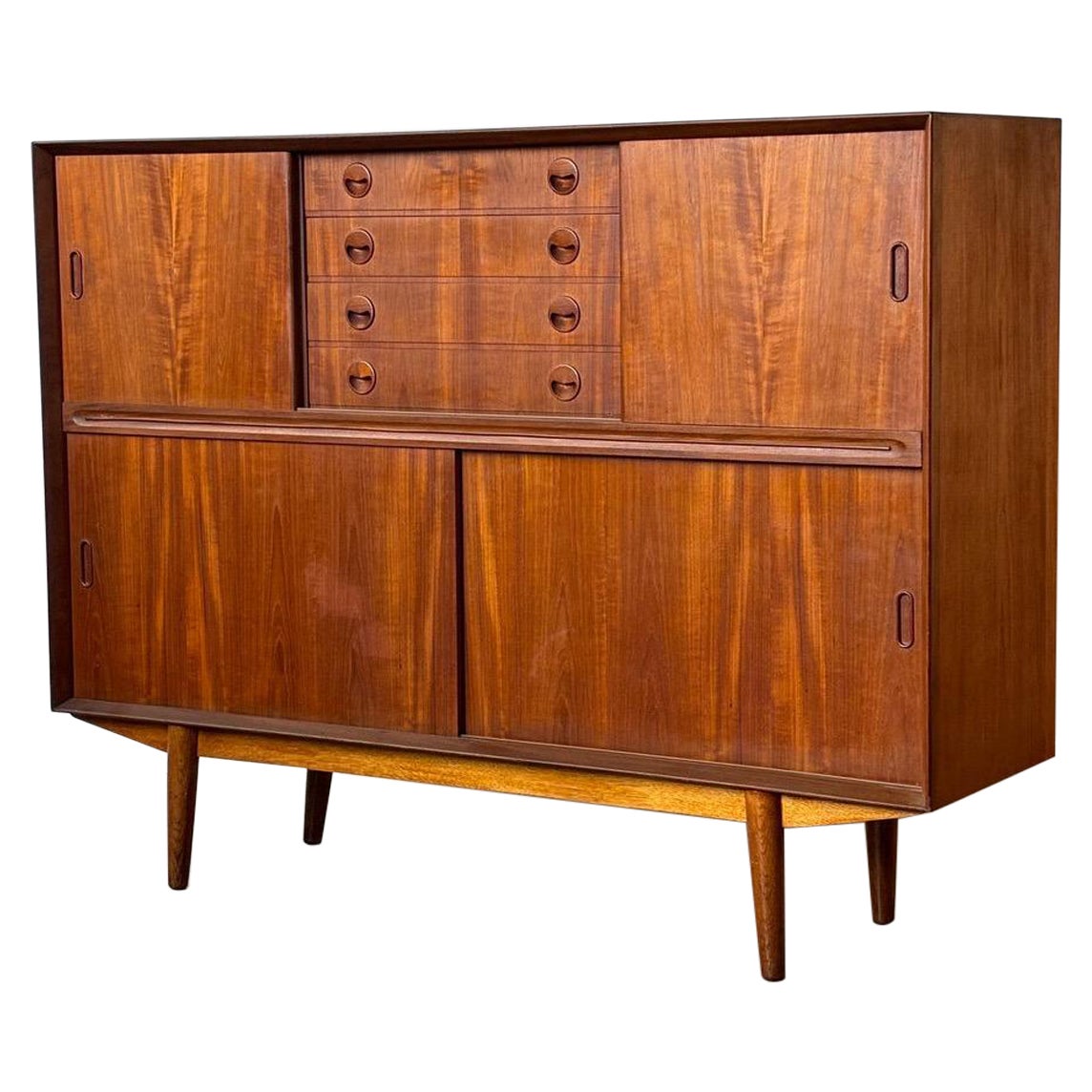 Buffet haut danois moderne du milieu du siècle dernier pour Genega Møbler, 1960 Danemark