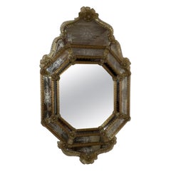 Antiguo espejo de pared italiano veneciano de cristal de Murano envejecido