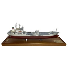 Modello di nave per il trasporto del cemento
