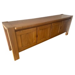 Maison Regain großes Sideboard aus massivem Ulmenholz, um 1960, im Stil von Pierre Chapo
