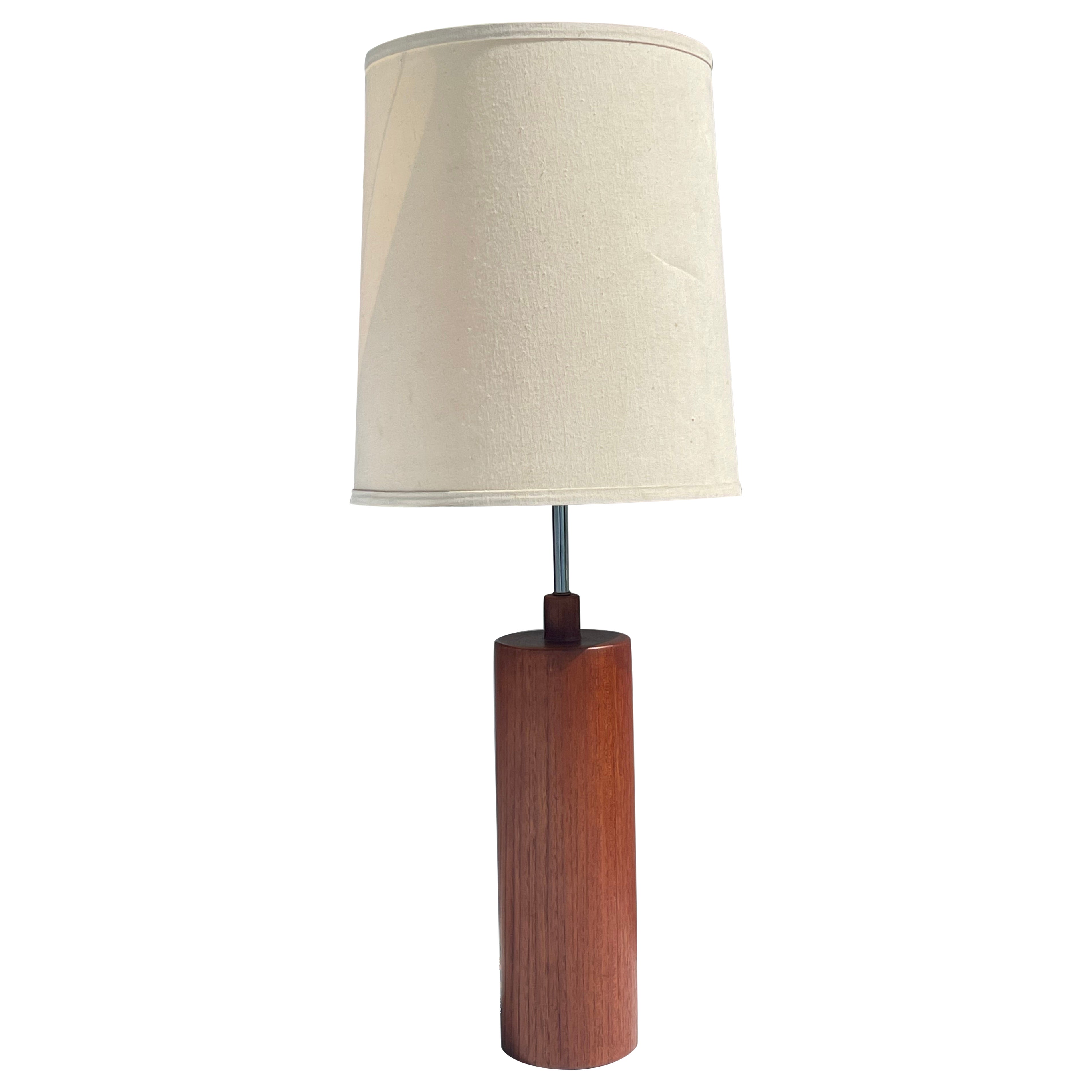 Mid Century Massiv Teakholz Zylinder Tischlampe