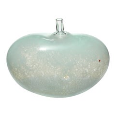Super Huevo Jade Pálido, escultura de vidrio moteado/manchado celadón de Bertil Vallien
