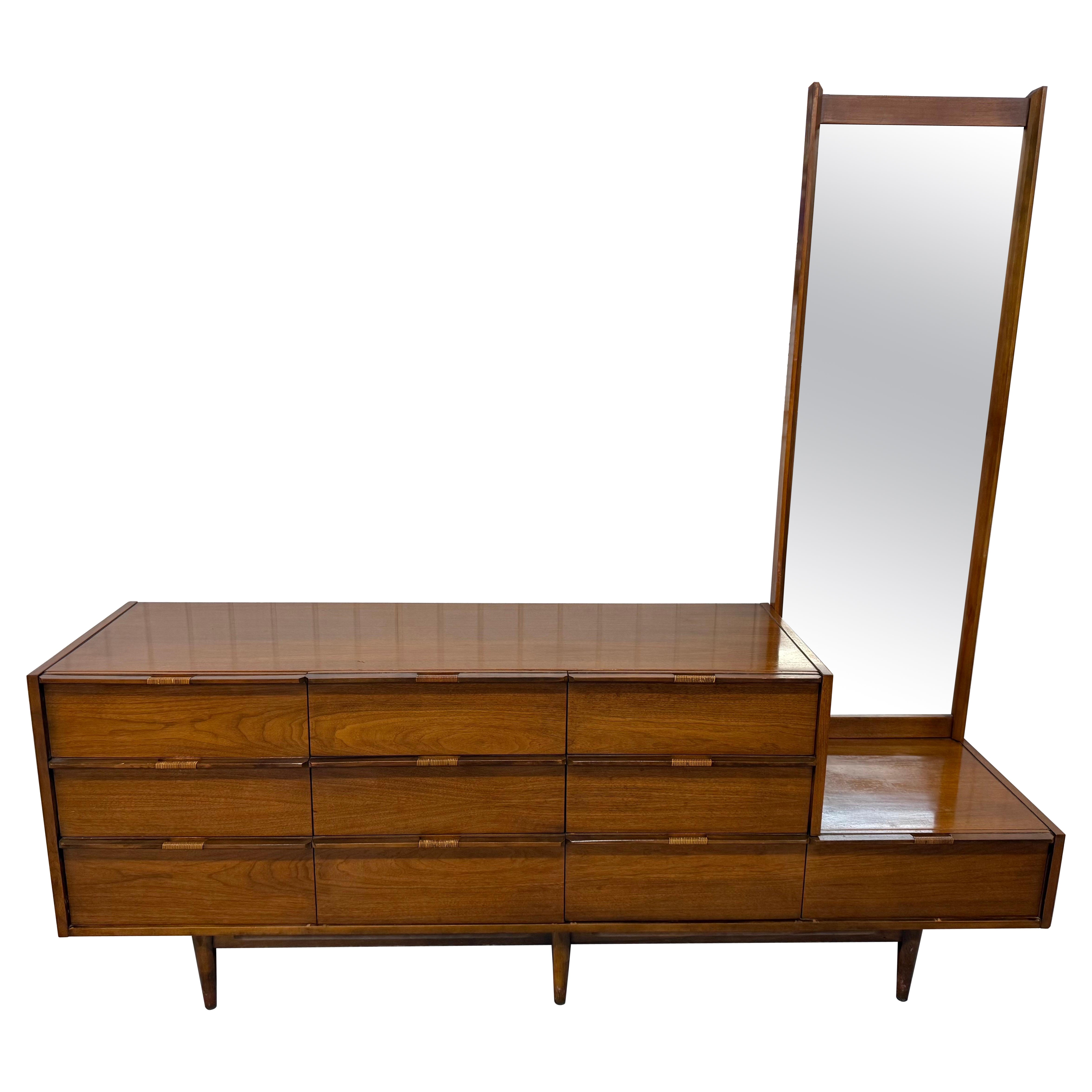 Mid-Century Modern 10-Drawer Walnut Dresser W/Mirror