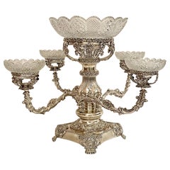 Antigua Epergne inglesa georgiana de Sheffield de plata y cristal tallado