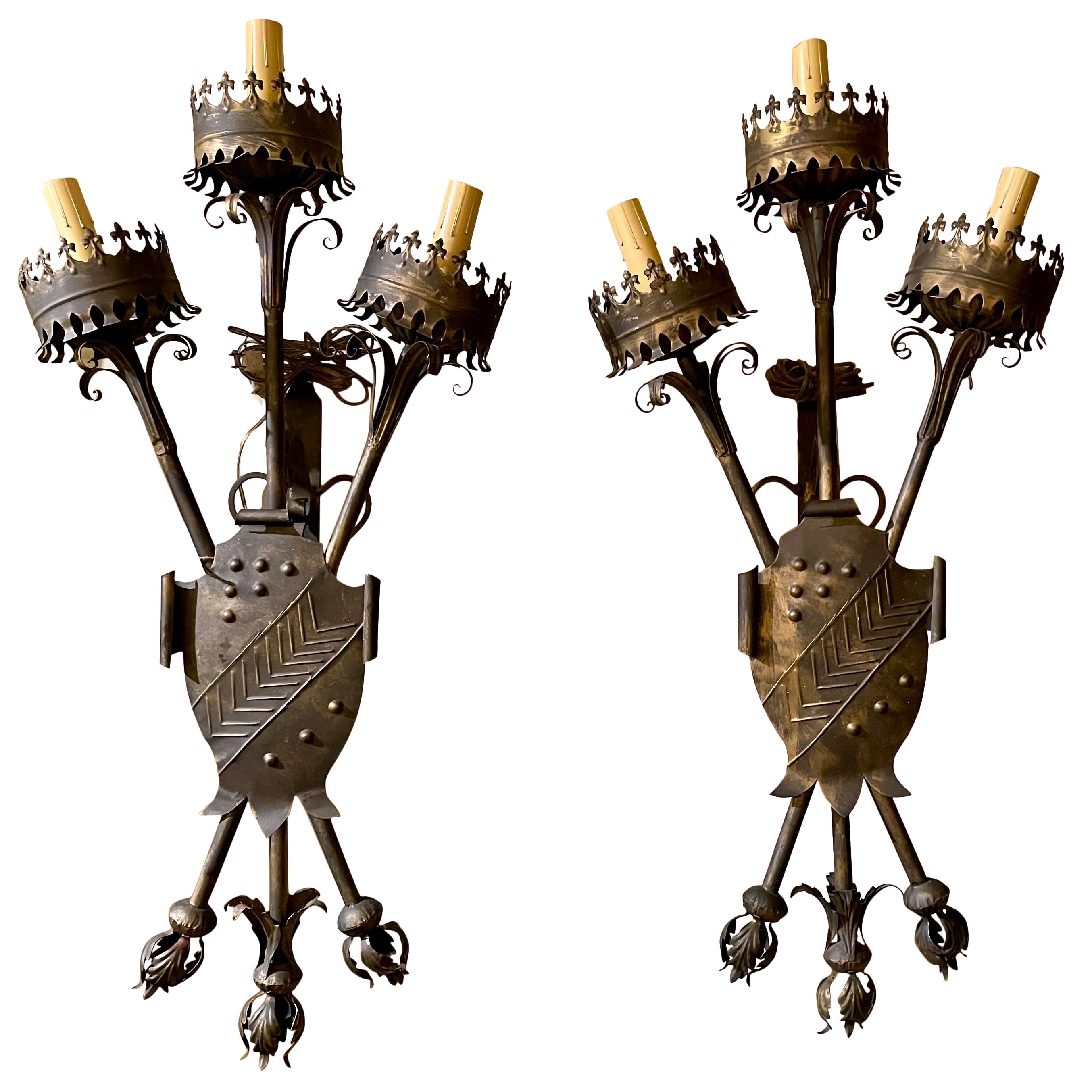 Coppia di antiche lampade rinascimentali francesi, CIRCA 1900.