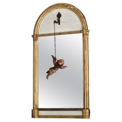 Antique Mirror in legno dorato intagliato del Rinascimento italiano con figura di Putti