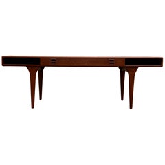 Teak coffee table by Danish architect Johannes Andersen. Made by Silkeborg : 286